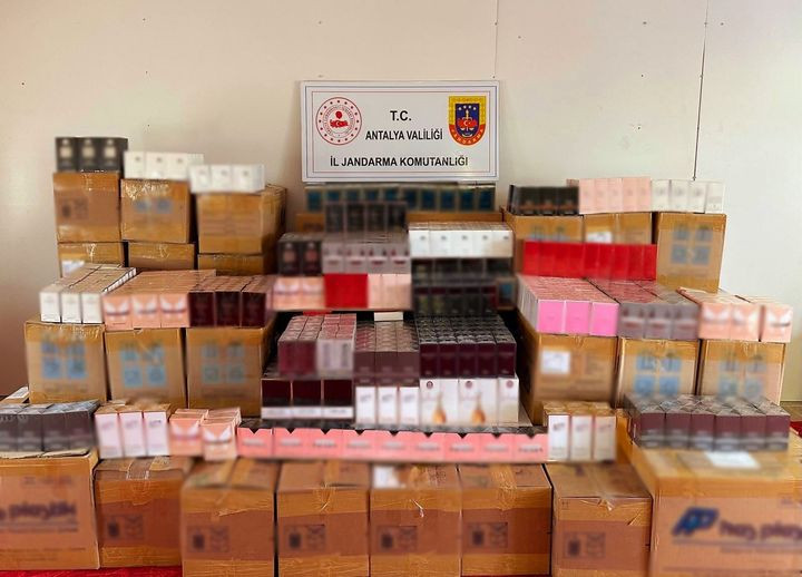 ALANYA'DA KAÇAK PARFÜM OPERASYONU