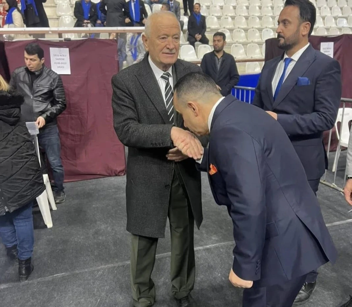 ALANYA&rsquo;DA ODA SE&Ccedil;İMLERİ VEKALET SAVAŞINA MI D&Ouml;N&Uuml;ŞT&Uuml; ?