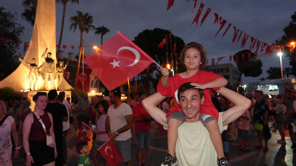 ALANYA’DA ZAFER BAYRAMI COŞKUSU