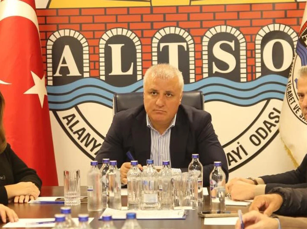 ALTSO Başkanı Eray Erdem’den AJet’e Sert Tepki: “Alanya’nın Uçuşlarının Durdurulmasını Kabul Etmiyoruz”