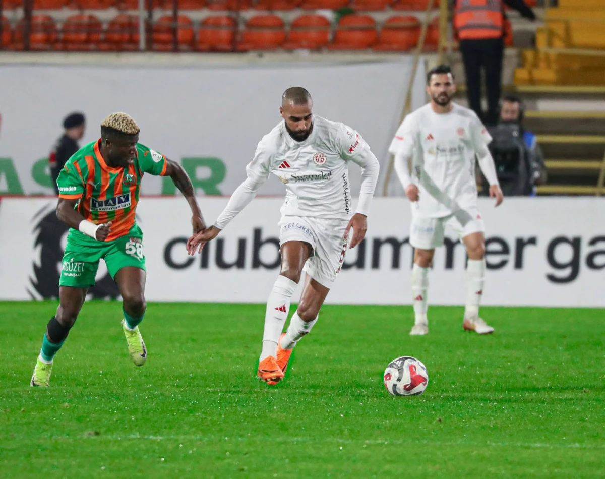ANTALYASPOR ALANYA DEPLASMANINDAN 1 PUANLA DÖNDÜ