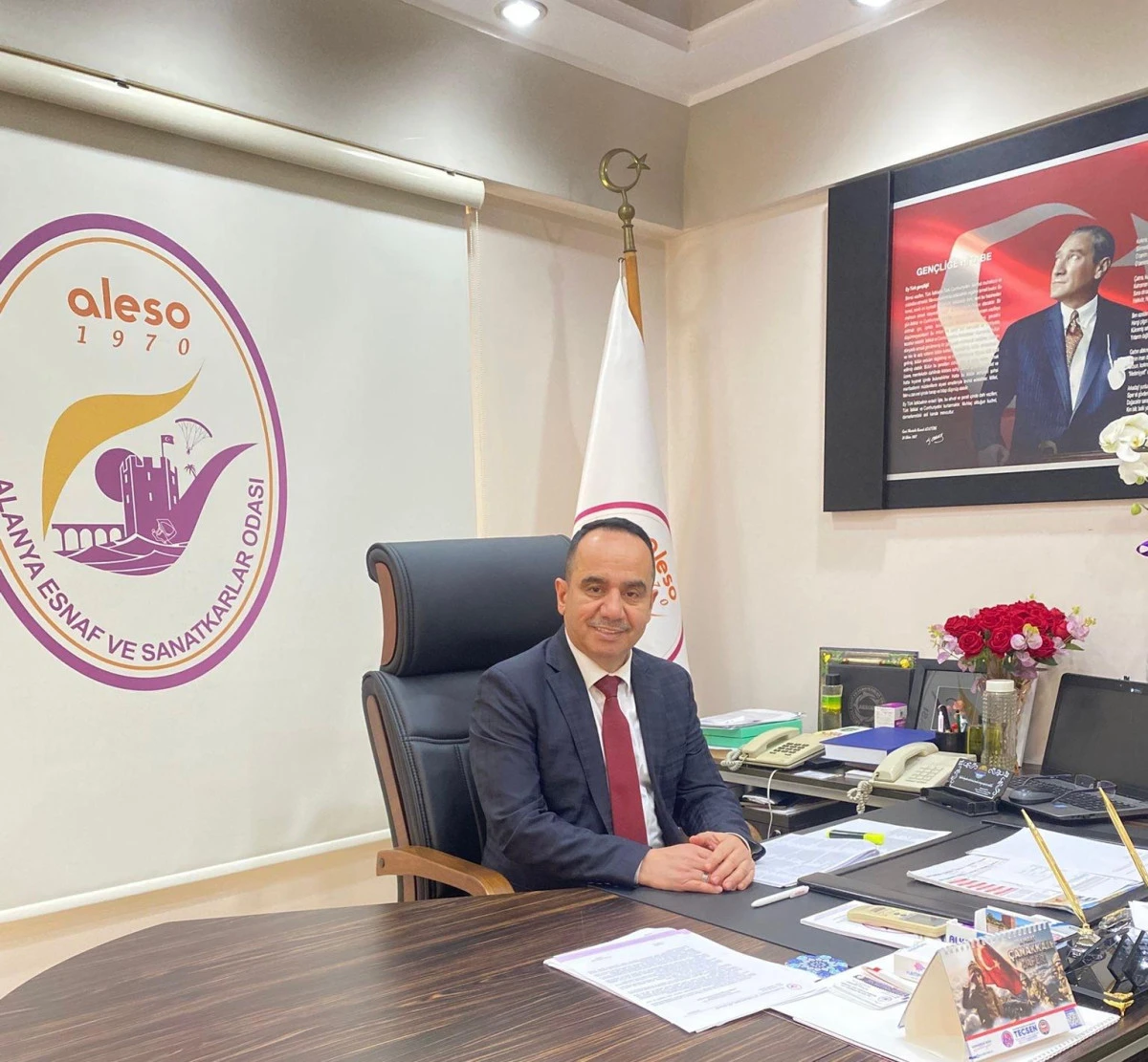BAŞKAN &Ouml;ZDEMİR: &ldquo;ESNAFIMIZIN &Uuml;ZERİNDEN ELİNİZİ &Ccedil;EKİN&rdquo;