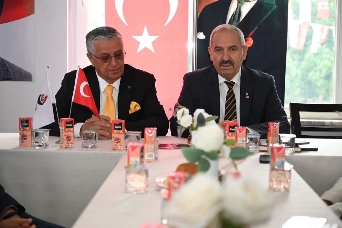 Başkan Topaloğlu&rsquo;ndan Zafer Partisi&rsquo;ne hayırlı olsun ziyareti