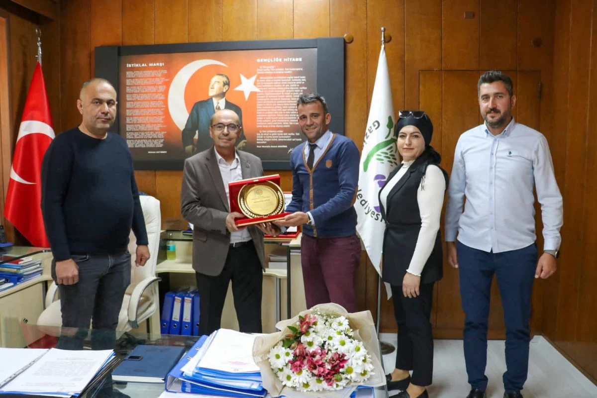 Başkan Yılmaz Ziyaret&ccedil;i Akınına Uğradı