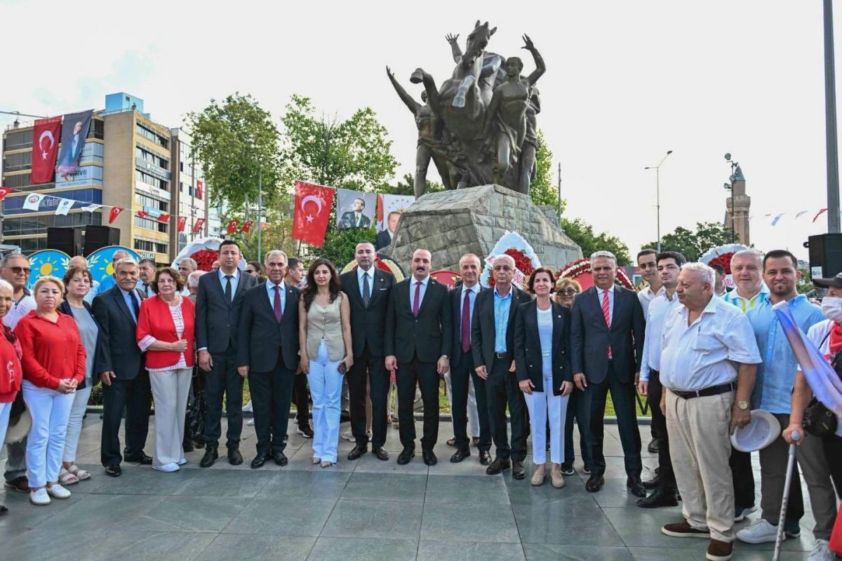 CHP İL YÖNETİMİ ATA'NIN HUZURUNDA