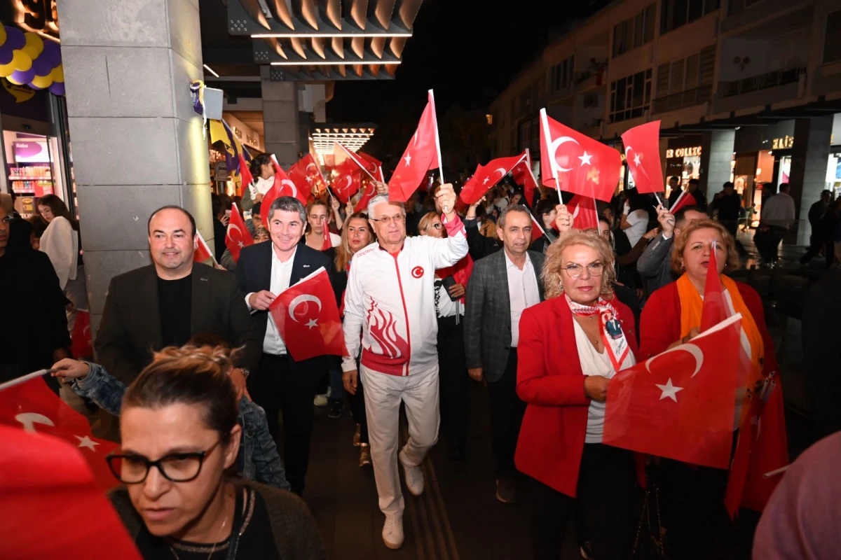 Cumhuriyet Bayramı Kemer'de coşkuyla kutlandı