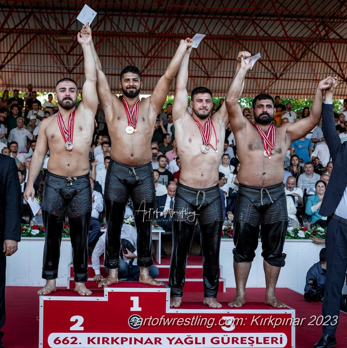 ELMALI'DA İKİNCİ KEZ BAŞPEHLİVAN...