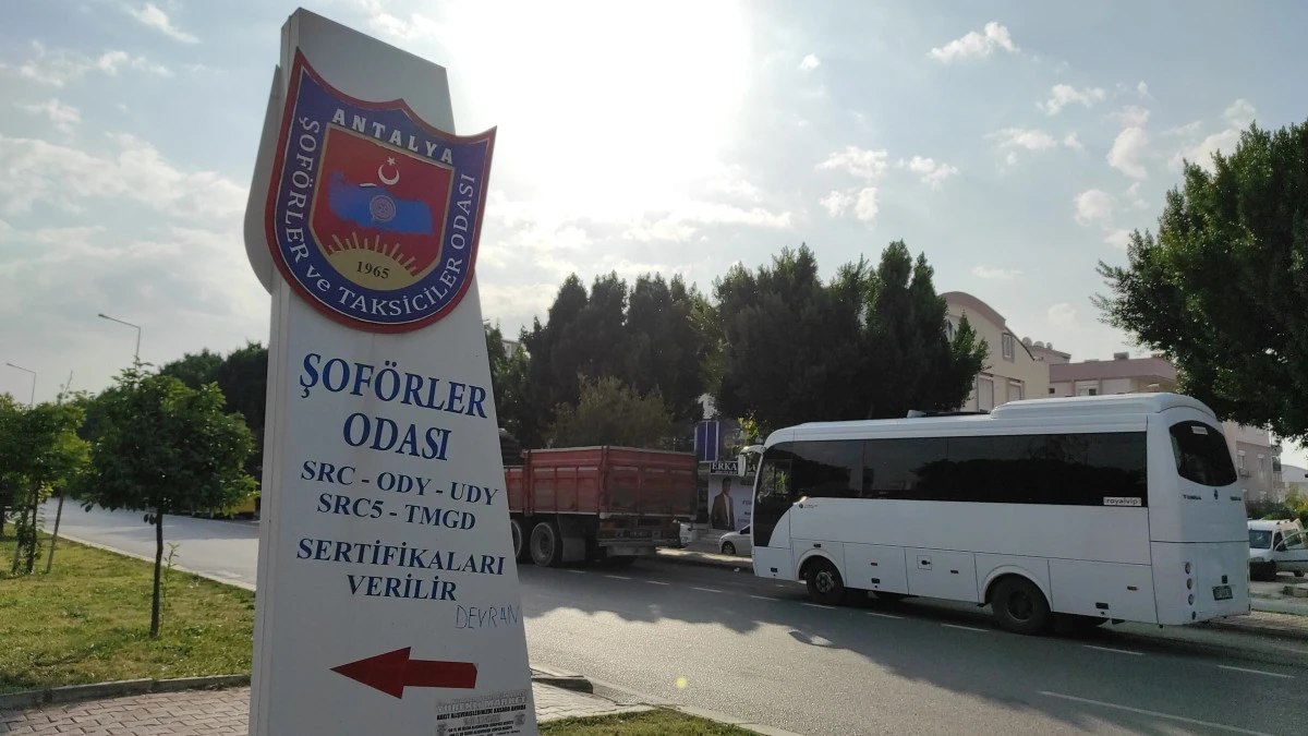 Esnaf Esnafa Karşı, Belediye Başkanı Arada Kaldı