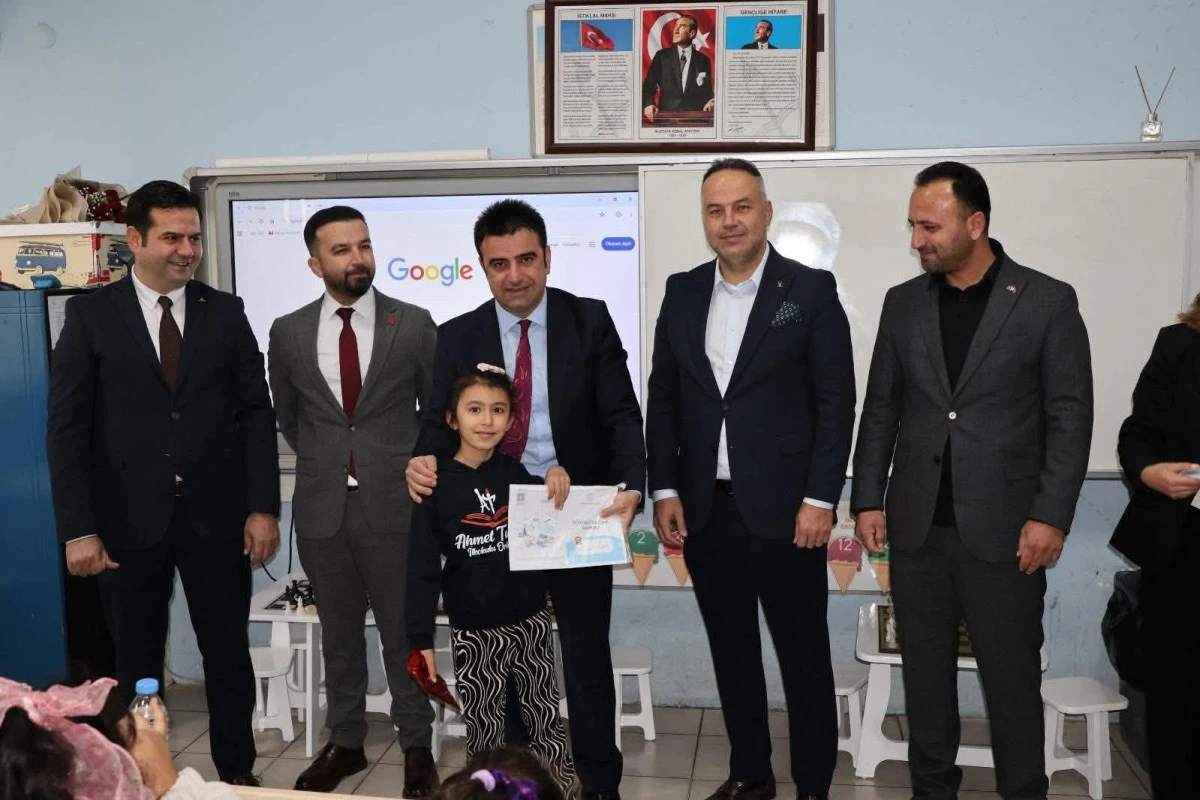 Gazipaşa&rsquo;da Karne T&ouml;reni Coşkusu