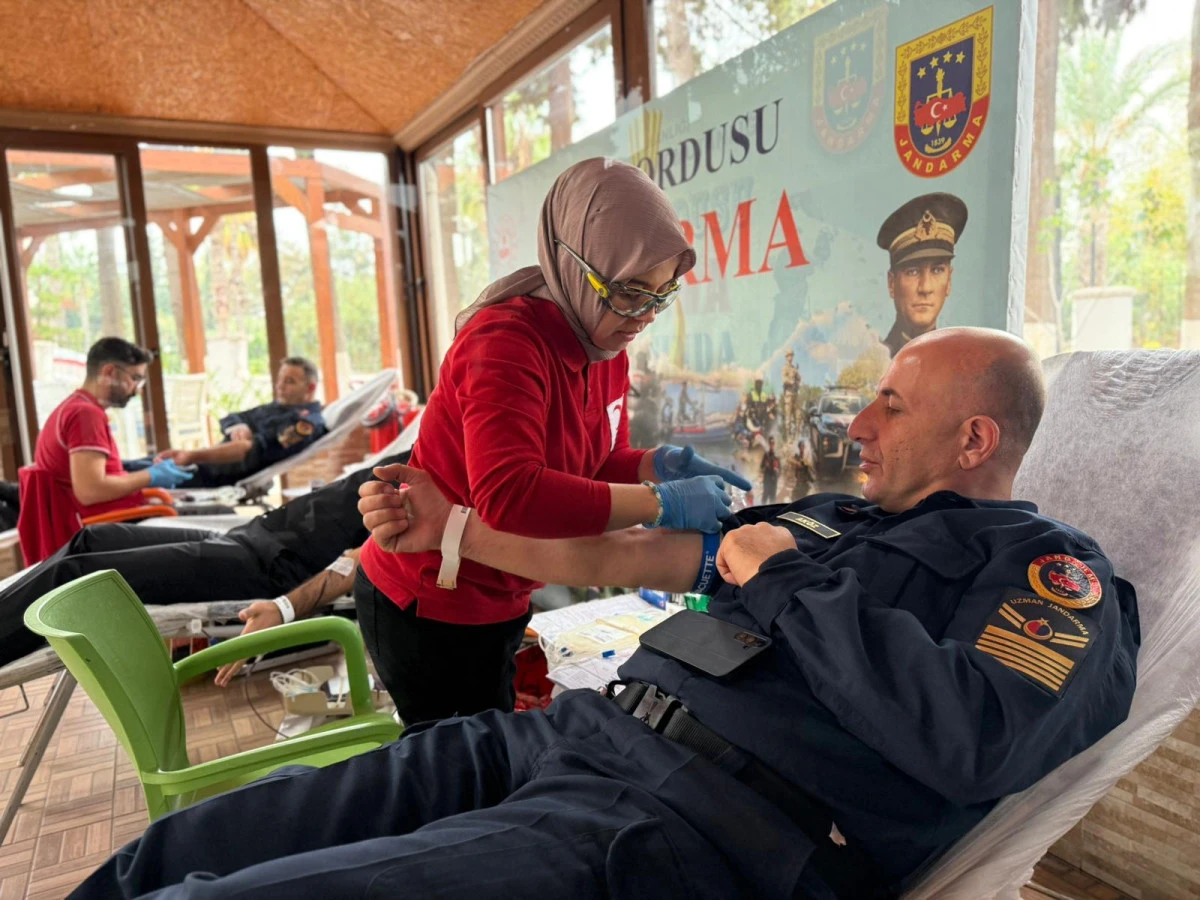 JANDARMADAN KAN BAĞIŞI DESTEĞİ