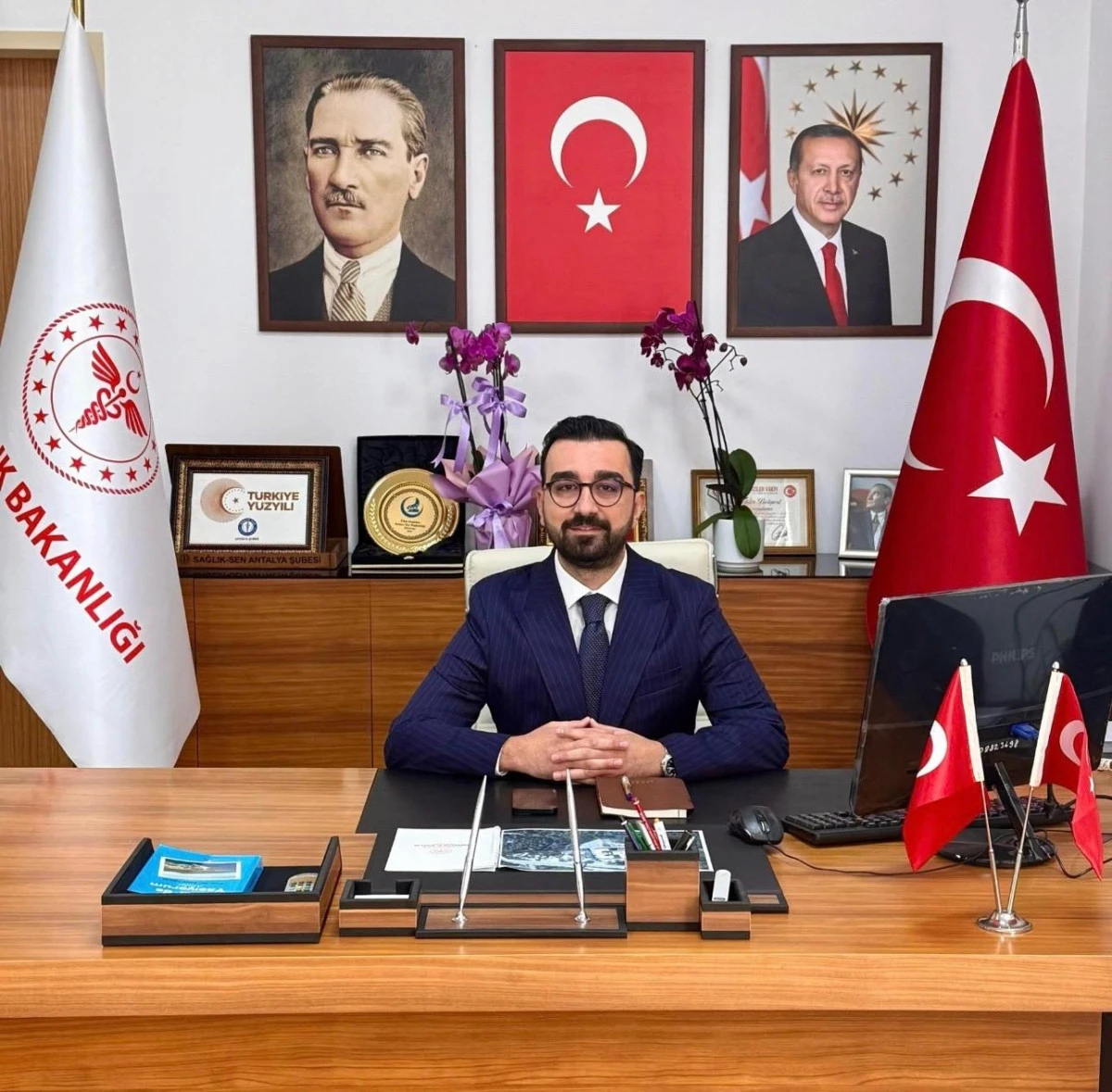 KEMER&rsquo;DE G&Uuml;NDEM O İSİM! VATANDAŞTAN NET TALEP: &ldquo;&Ccedil;AĞDAŞ DAĞLI İL&Ccedil;E SAĞLIK M&Uuml;D&Uuml;R&Uuml; OLSUN&rdquo;