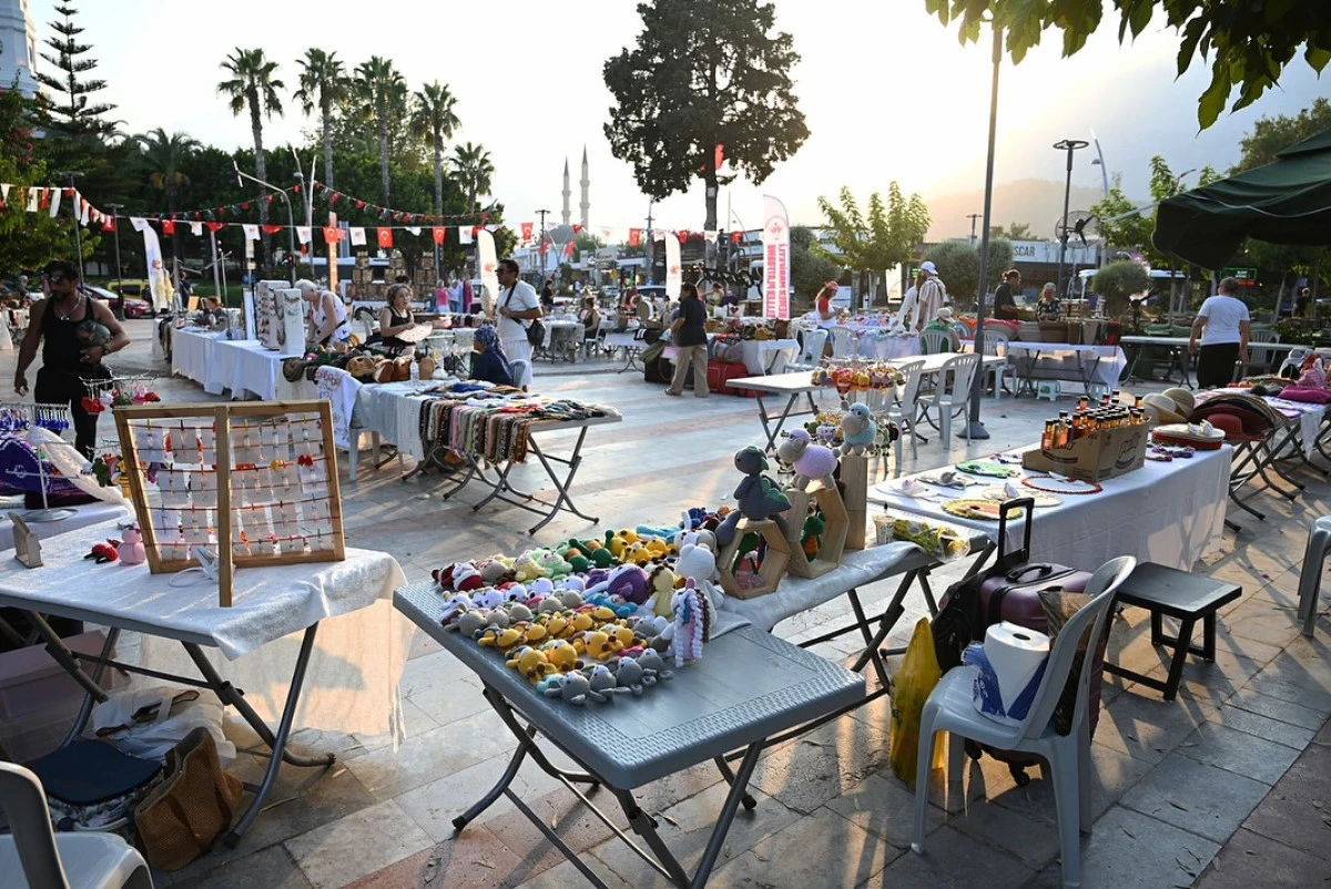 Kemer’de üreten ev hanımları kermesi