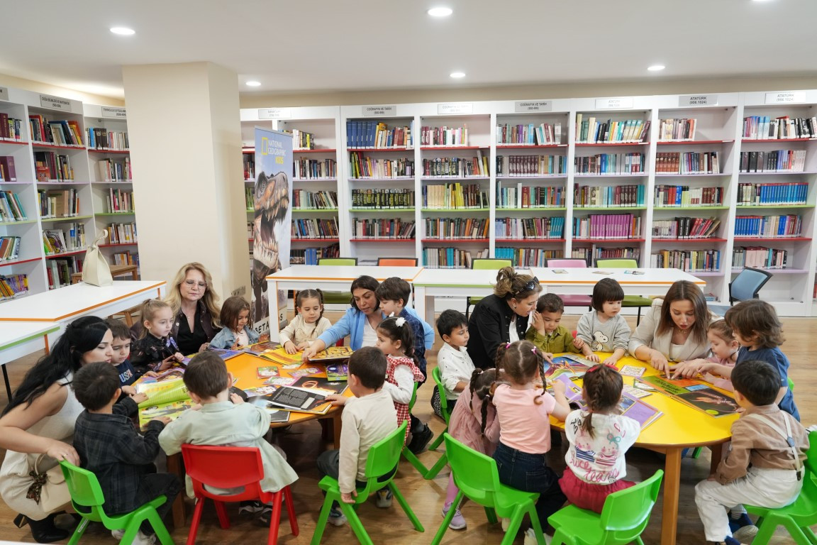 KÜTÜPHANE ÇOCUKLARLA GÜZEL 