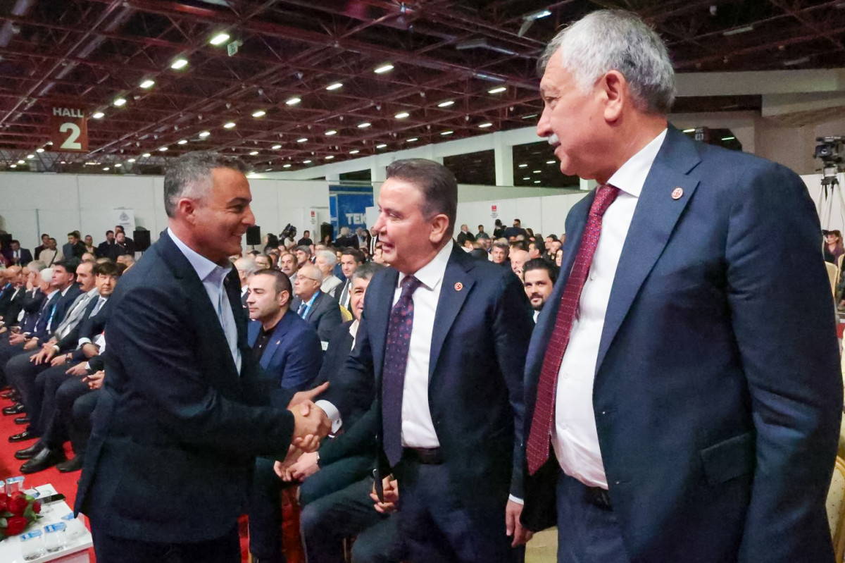 NİYAZİ NEFİ KARA, CİTY EXPO’DA PROJELERİ İNCELEDİ