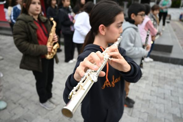 ONLAR VE İSTİKLAL MARŞI'MIZ