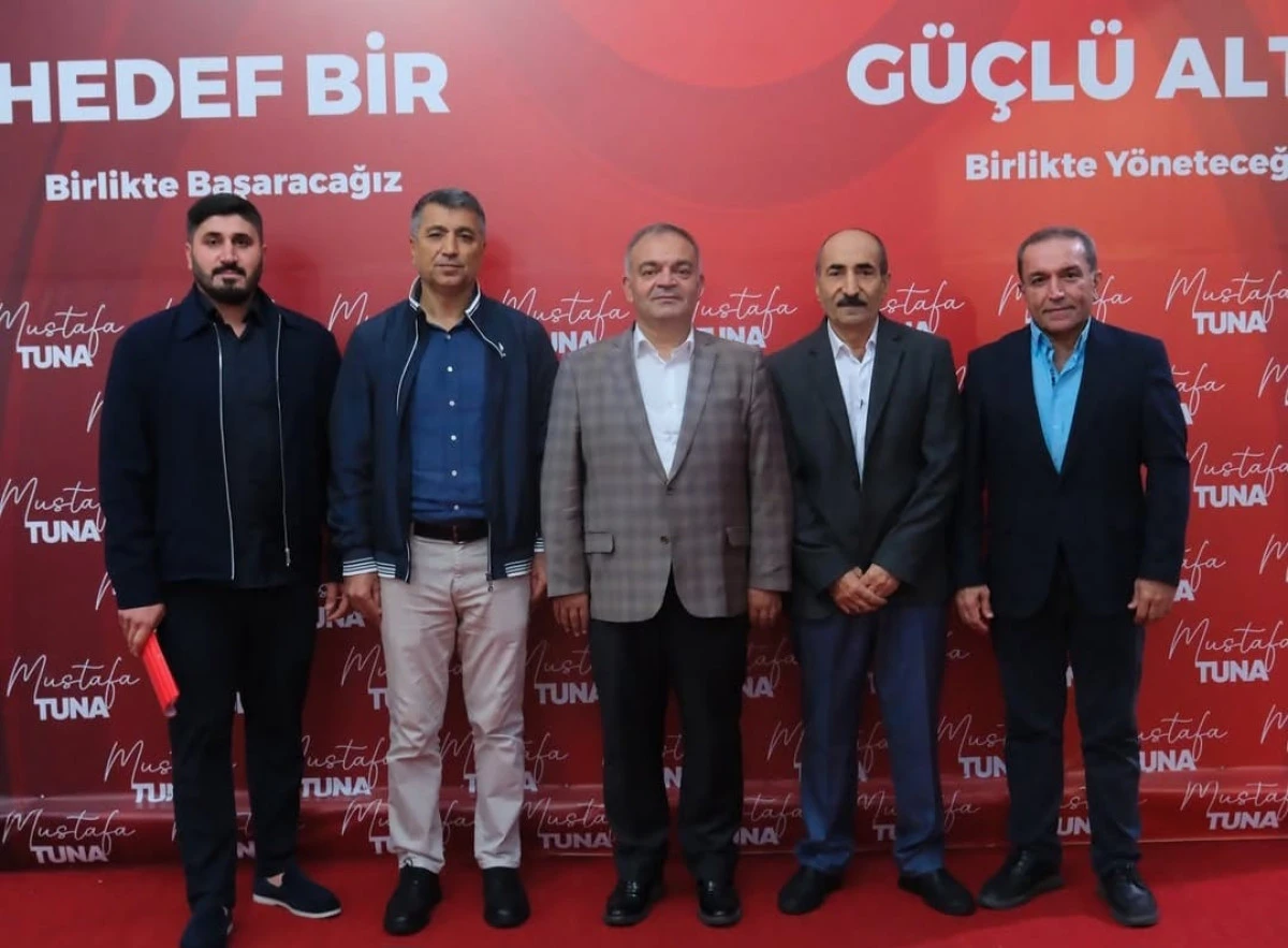 Perdede Tuna, Kuliste Şahin izleri 